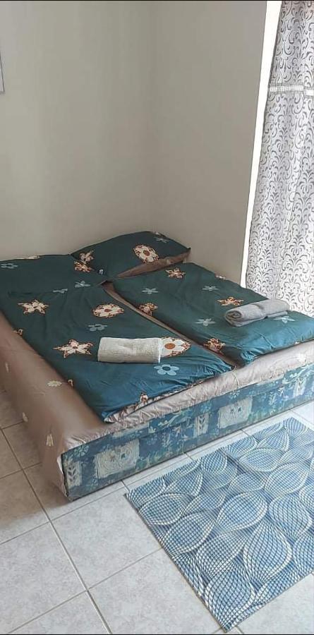 Visszavar-Lak Privat Berlemeny Badacsonytomaj Exterior photo