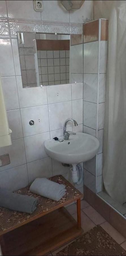 Visszavar-Lak Privat Berlemeny Badacsonytomaj Exterior photo